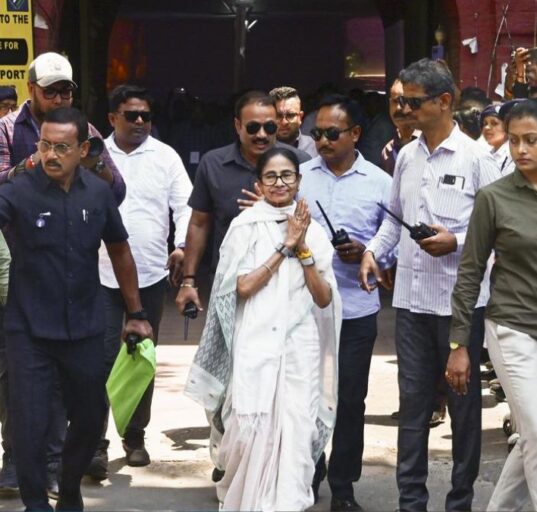Mamata Banerjee Declares Assets Worth ₹15.4 Lakh in Election Affidavit