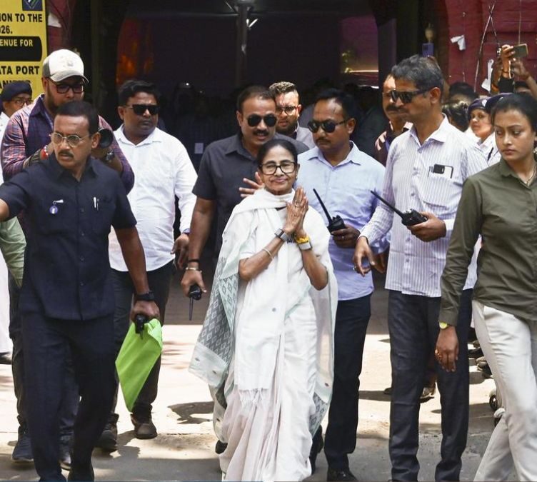Mamata Banerjee Declares Assets Worth ₹15.4 Lakh in Election Affidavit