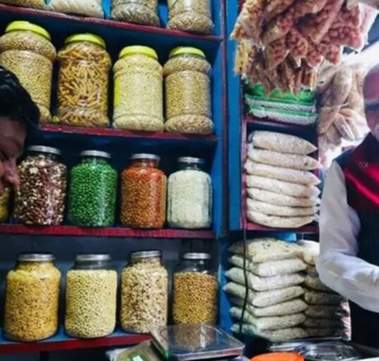 Modi Stops for Jhalmuri at Bengal Roadside Stall After Rallies