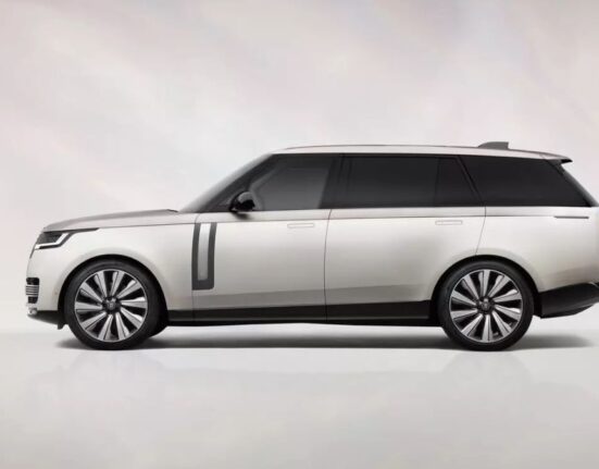 Jaguar Land Rover Cuts Range Rover SV Prices by Up to ₹75 Lakh in India