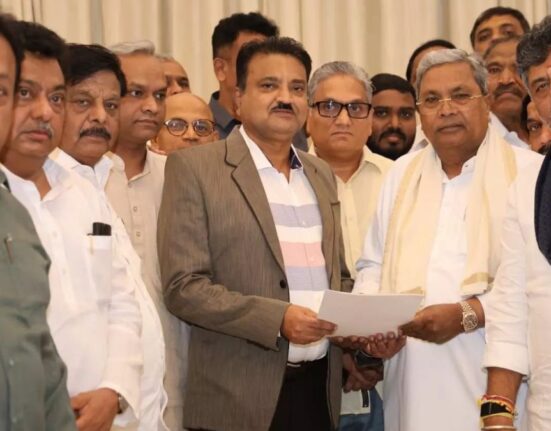Karnataka Governor Accepts Resignation; D. K. Shivakumar Set to Succeed Siddaramaiah, Reaches 10 Janpath in Delhi