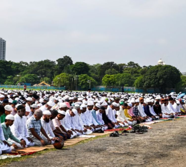 Kolkata Red Road Stays Open During Eid Prayers Under New BJP Government