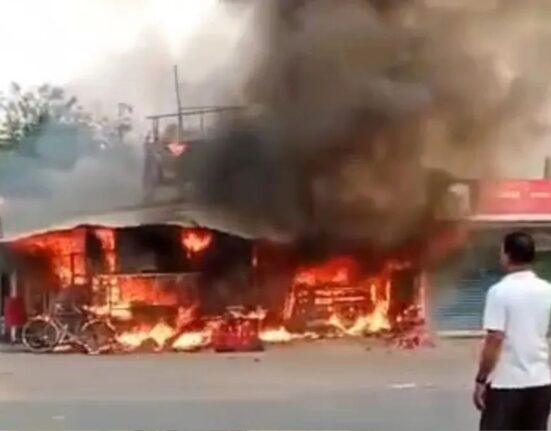 LPG Cylinder exploded at fast food center near Kapra X roads