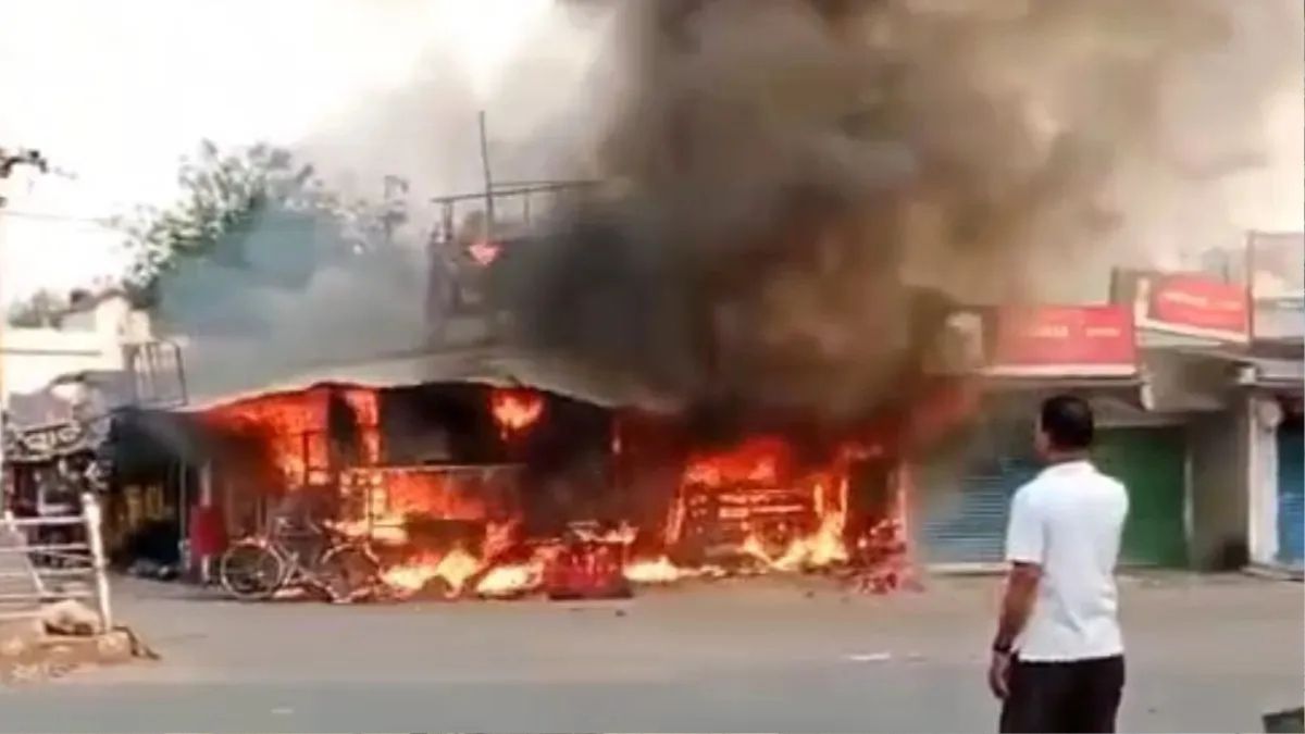 LPG Cylinder exploded at fast food center near Kapra X roads