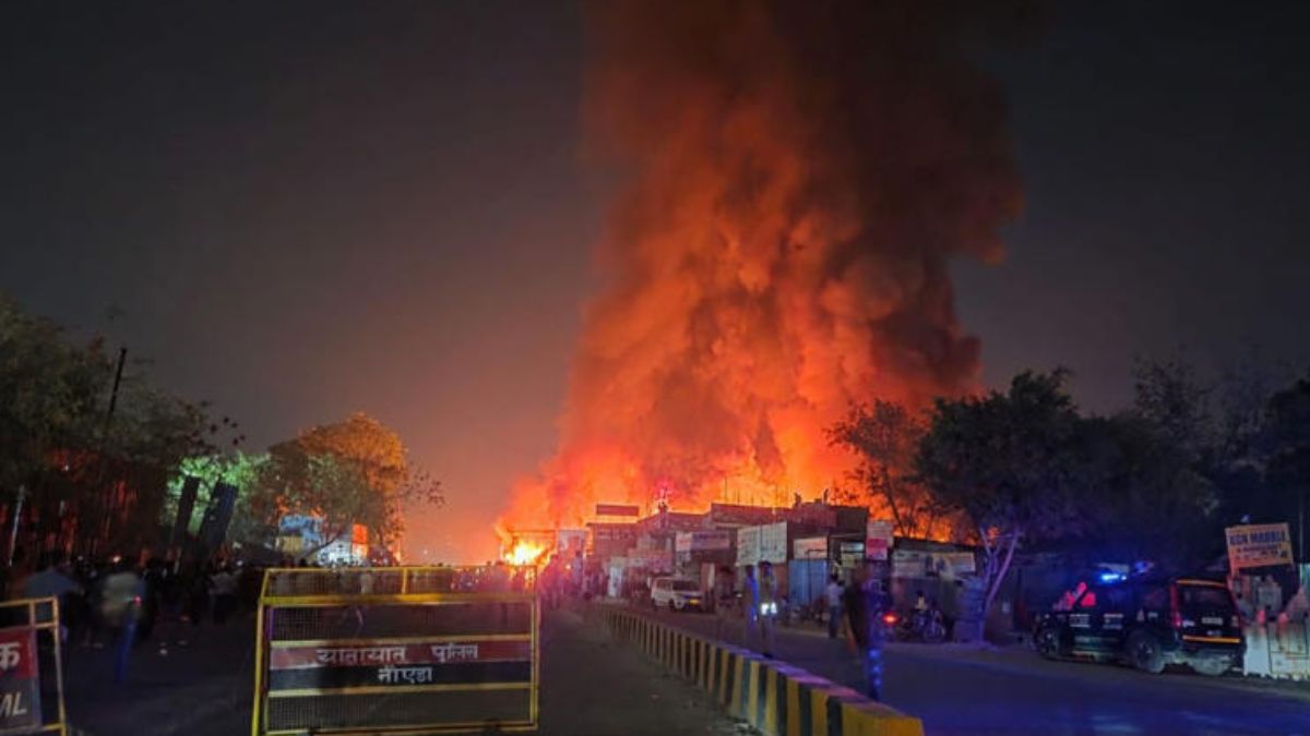 Massive Fire Guts Delhi Furniture Market Amid Locals' Stone-Pelting Frustration