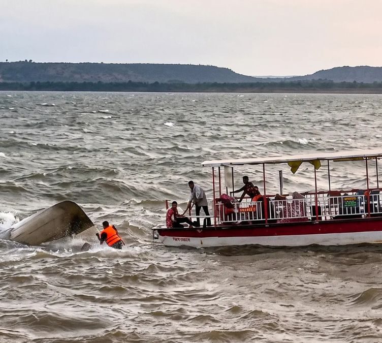Narmada Boat Tragedy in Jabalpur: Six Dead, Over 10 Missing in MP