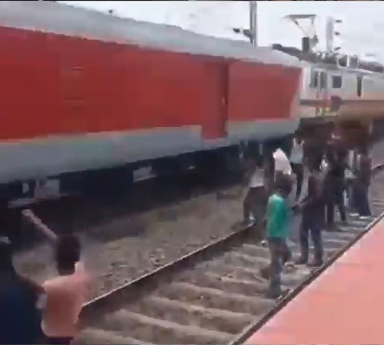 Passengers Pelt Stones at Poorva Express After Their Train Stalls
