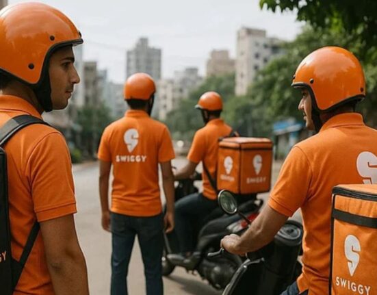 Swiggy Reports Q4 FY26 Net Loss of 800 Crore Rupees and Revenue of 6,383 Crore Rupees