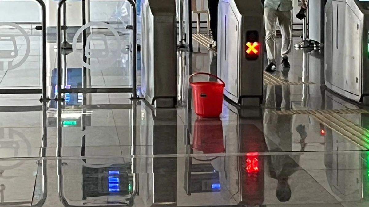 Water Leaks in Pune Metro Coach Prompt Maintenance Questions